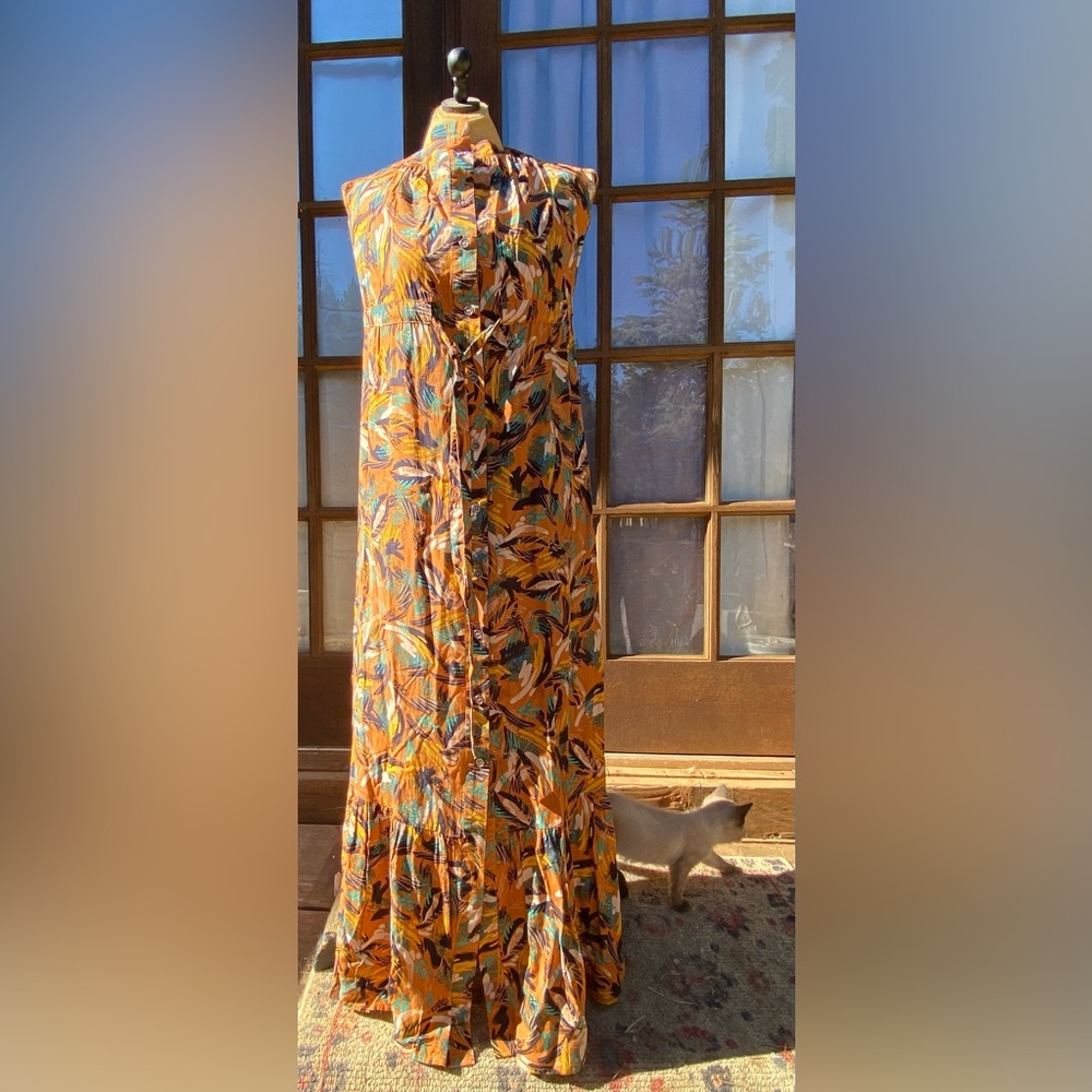 Cute summer dress .